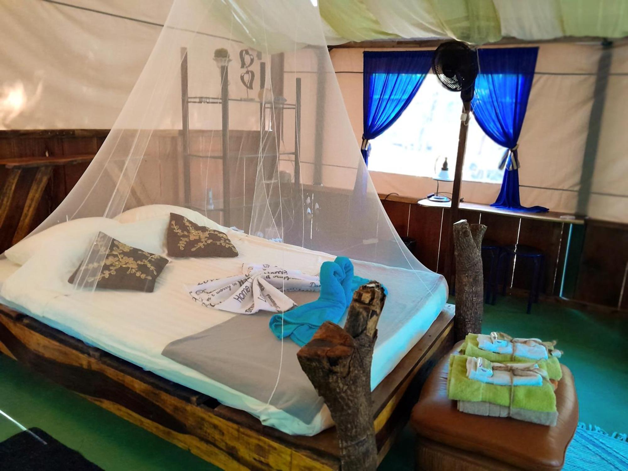 Fully Furnished Family Jungle Tent, Latino Glamping Paquera Hotel Ngoại thất bức ảnh